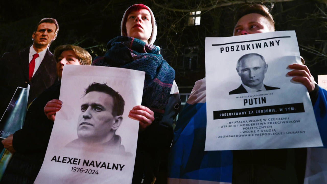 More than 400 detained in Russia as country mourns the death of Alexey Navalny