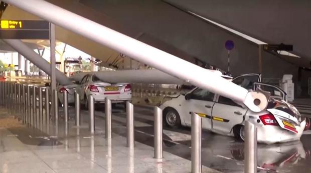 delhi-airport-roof-collapse.jpg 