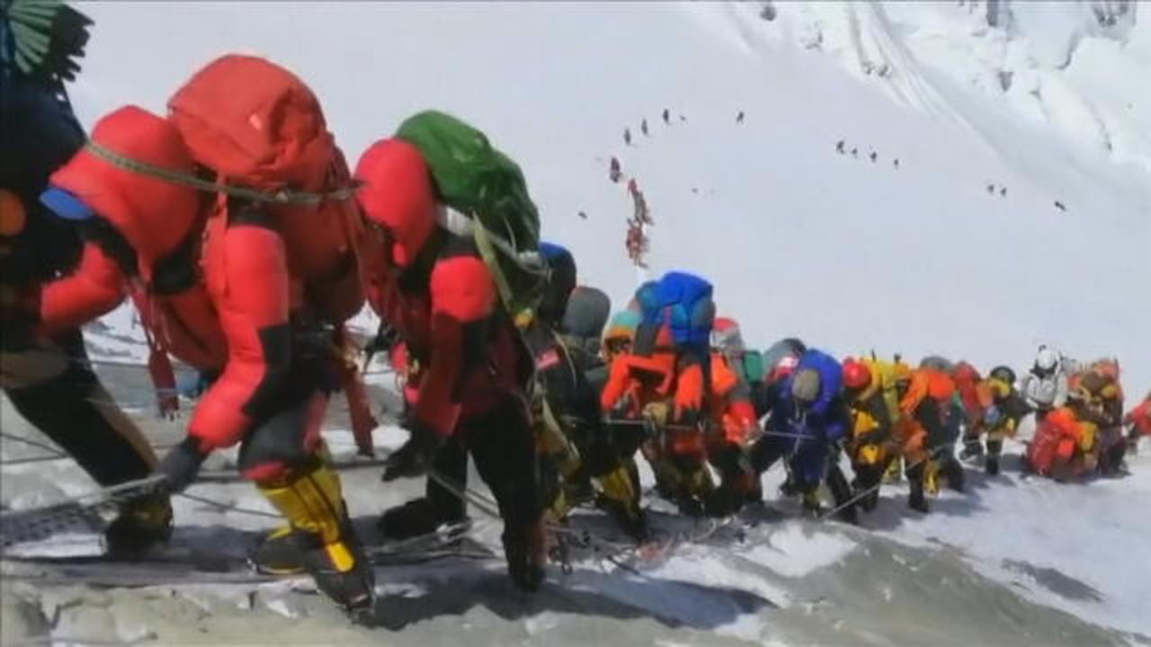 2 climbers die on Mount Everest, 3 still missing on world's highest mountain: "It is a sad day"